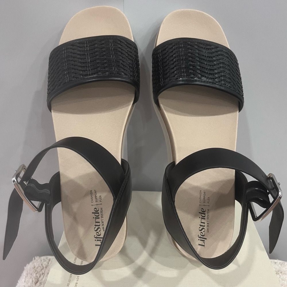 Life Stride Black and Cream Women's Sandals‎
